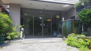 施設の入り口 / 17