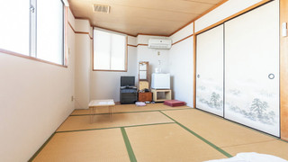 トラディショナル トリプルルーム 禁煙 共用バスルーム