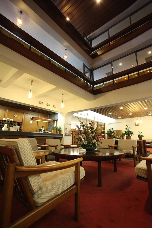 ロビーラウンジ