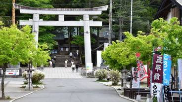 諏訪大社上社の大鳥居 / 2