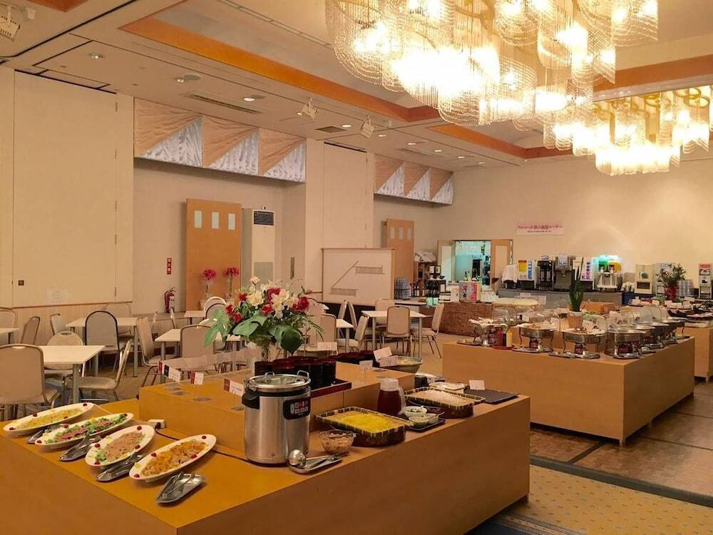 季節ごとのフェアが楽しみ、和洋中バイキング4259349