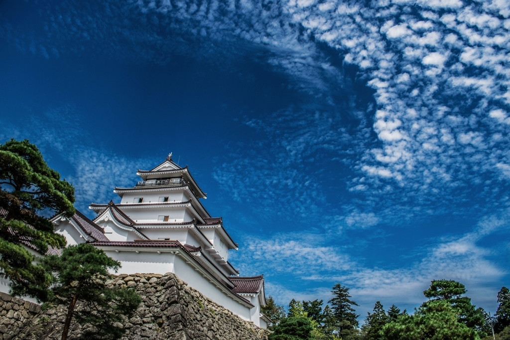 夏の鶴ヶ城（会津若松市）