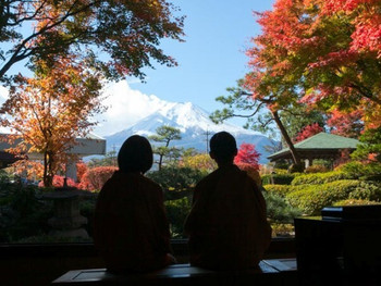 富士山のふもとで、心が晴れる休日を4044742