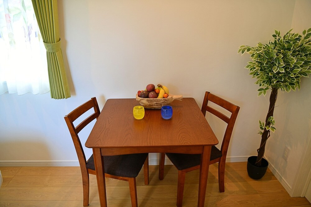 客室内のダイニングエリア