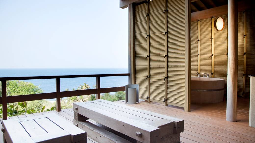 客室のお風呂で
のびのび朝風呂 / 2