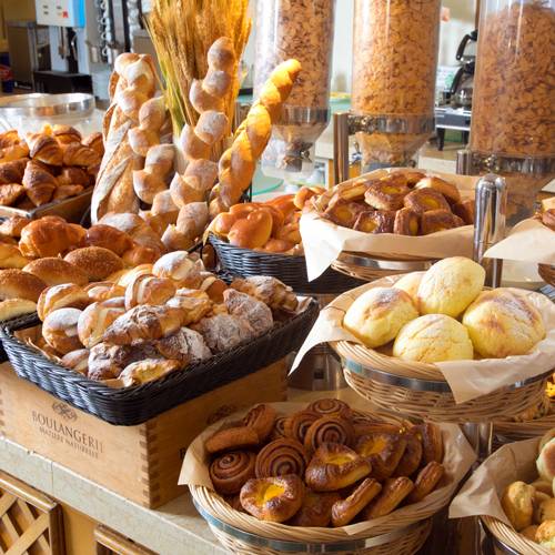 焼きたてパンに沖縄のジャムを / 3