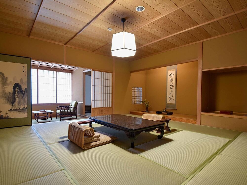 悠久のときを感じる。文人の作品と泊まる4038551