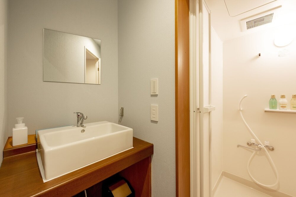 バスルームのシャワー