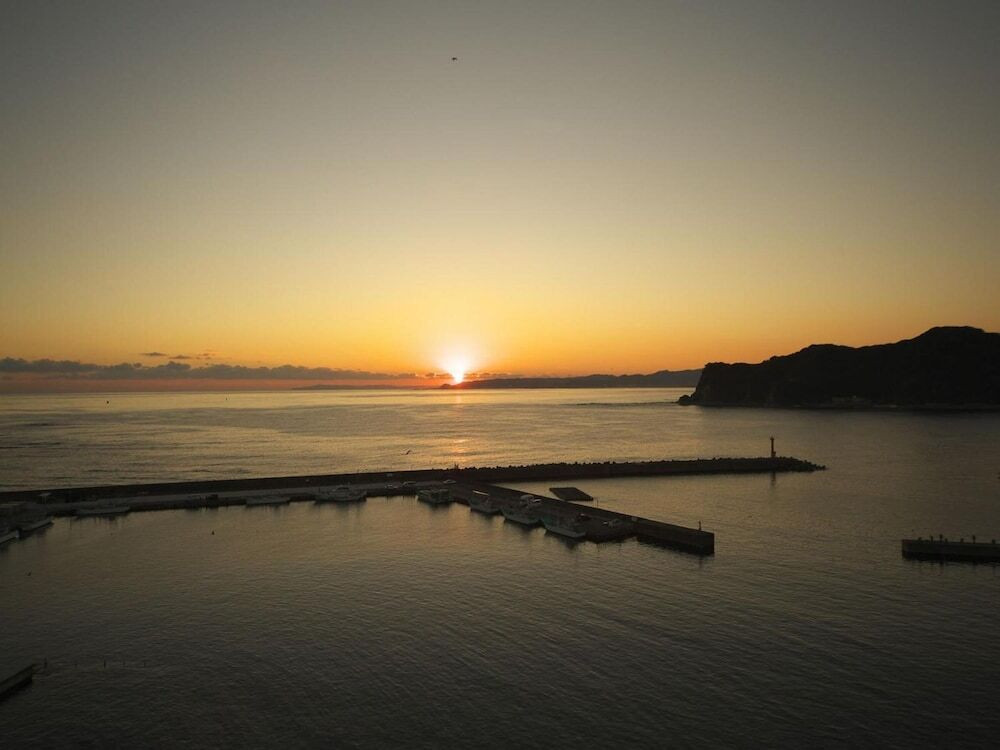 絶景の夕日と天空庭園露天風呂が魅力の宿3932678