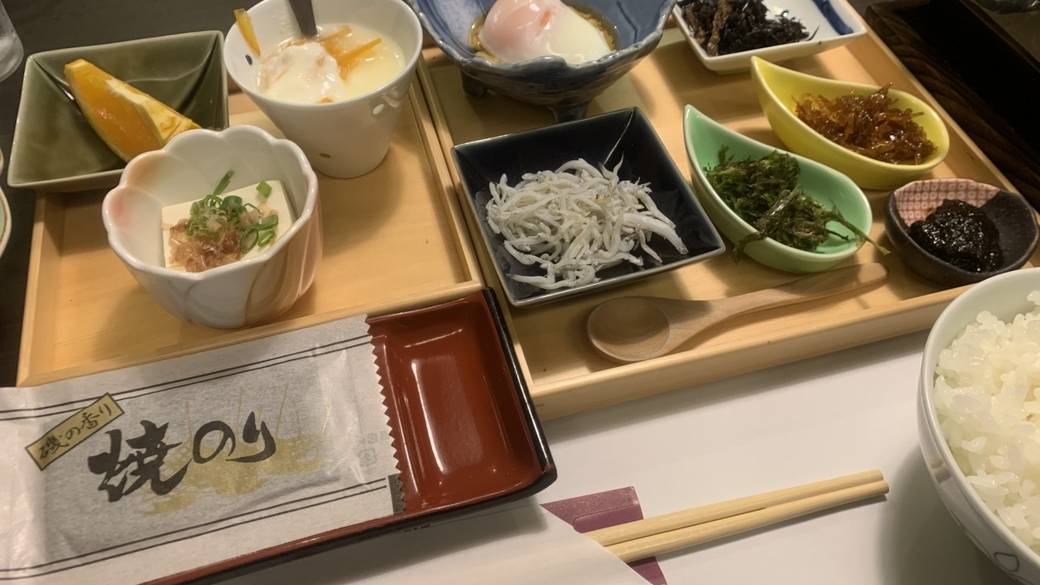 和定食で
元気をチャージ / 2