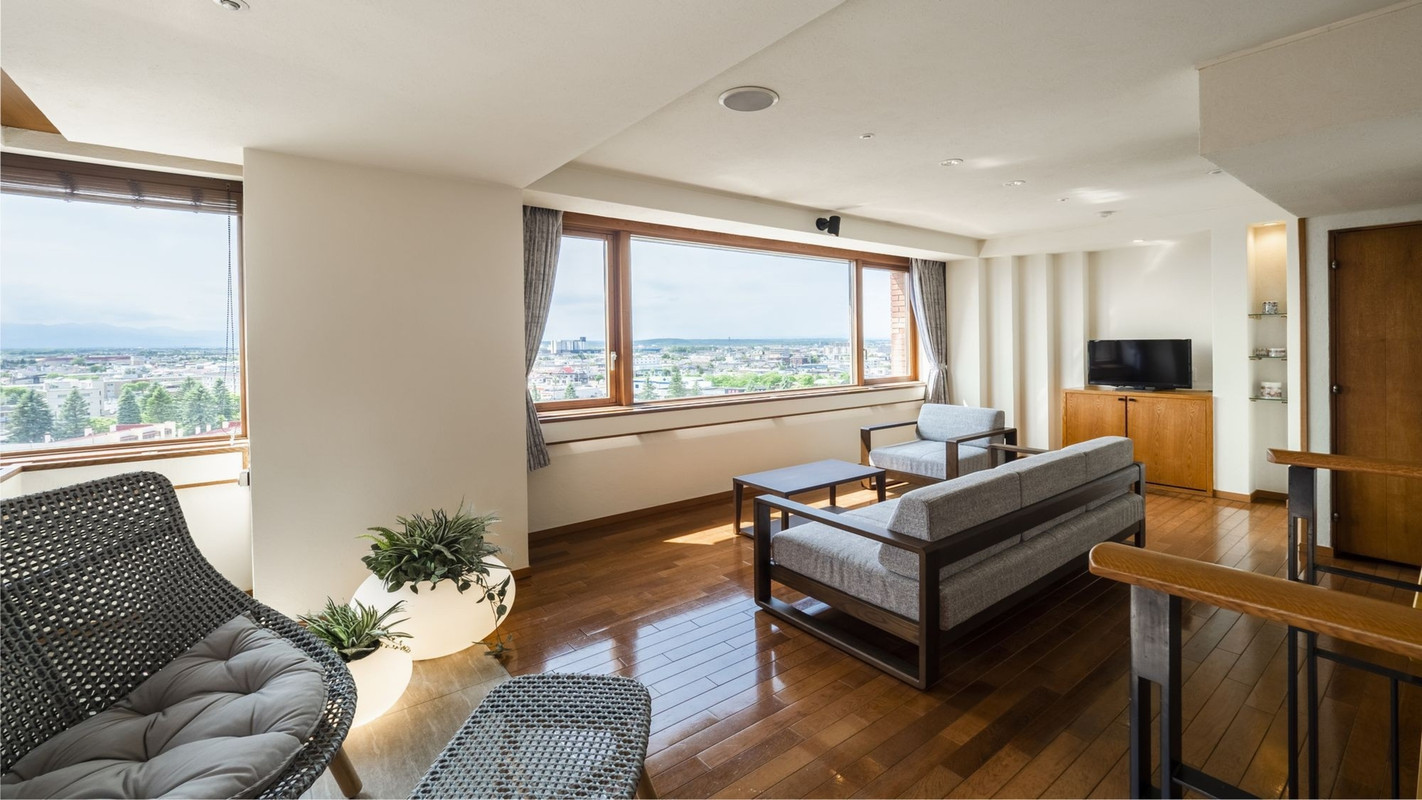 メゾネットテラスツイン①／日高ウイング