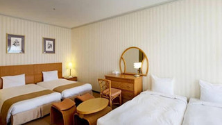 バルコニー フォースルーム (シングルベッド2台＋エキストラベッド2台) 禁煙