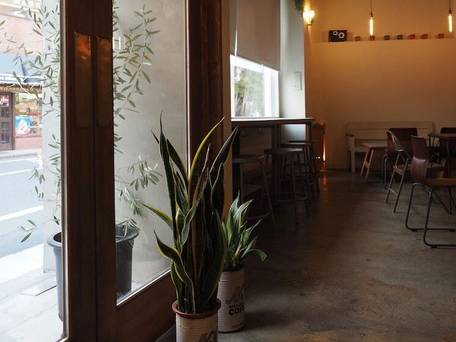 almond hostel＆cafe / 2