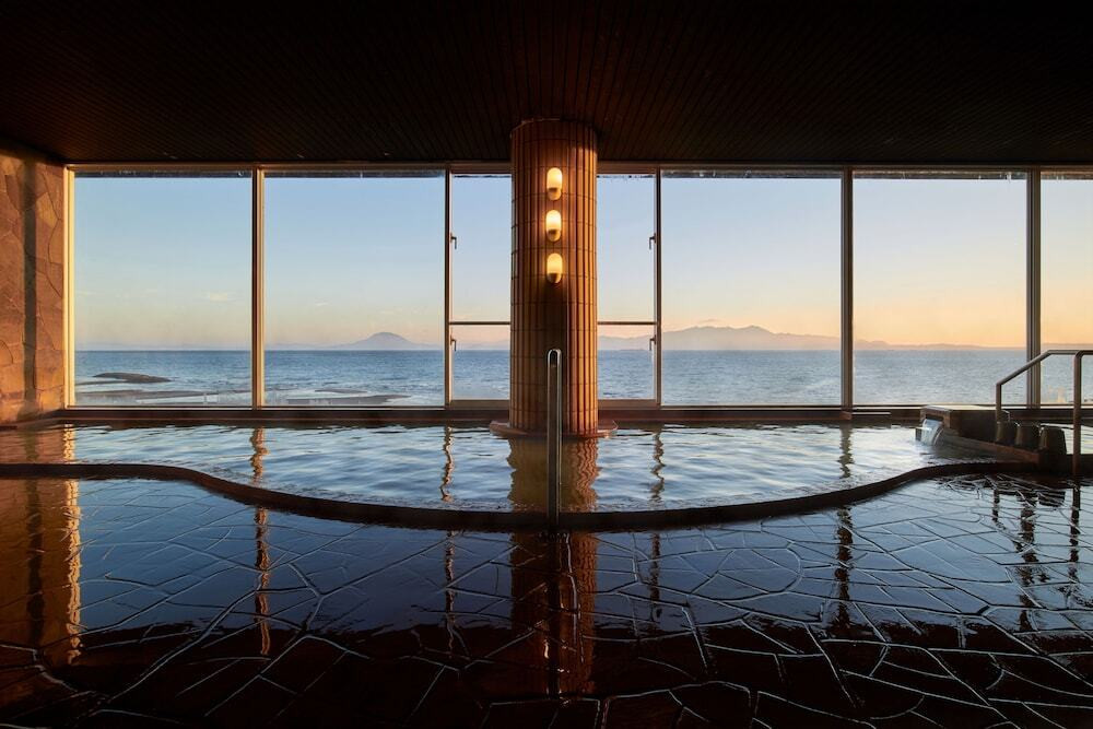 9.最高の絶景と抜群の泉質が魅力「こらんの湯 錦江楼」4281180