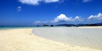 ある時間だけ現れる「幻の島」。沖縄の浜島に降り立とう