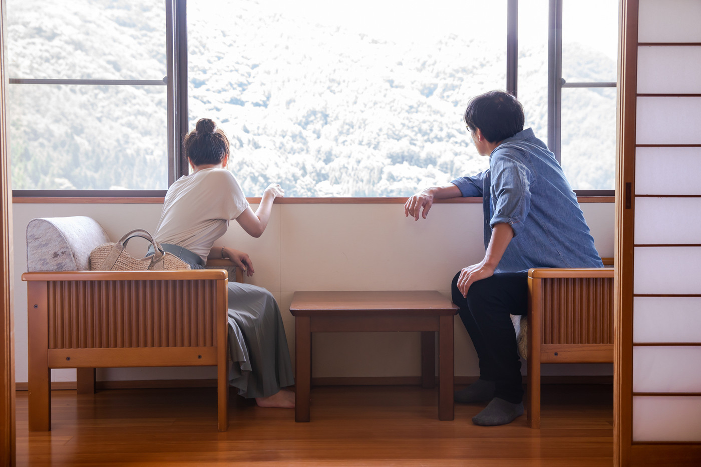 旅行にきた男女