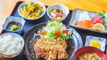 食事・飲み物 / 3