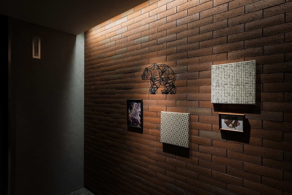 エレベーターホールのアート