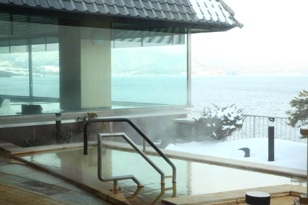 屋外スパ浴槽