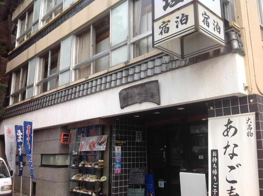 フェリー乗り場目の前！穴子三昧、牡蠣三昧を楽しむ全4室の割烹旅館3924998