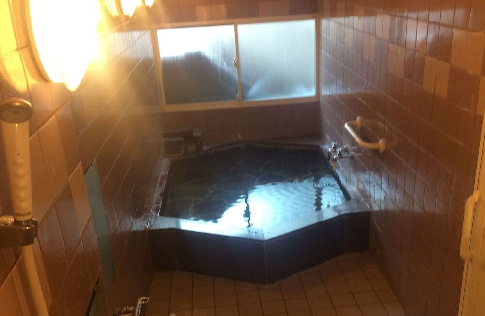 屋内スパ浴槽