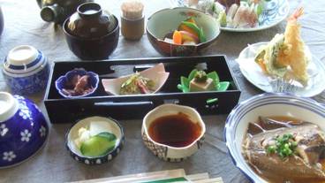 旅館のお食事処 / 7