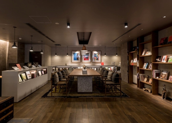 2階には素敵なインテリアが配されたおしゃれなリビングロビーが