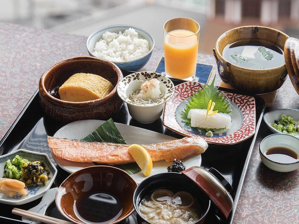 人気温泉地の歴史ある純和風旅館3968085