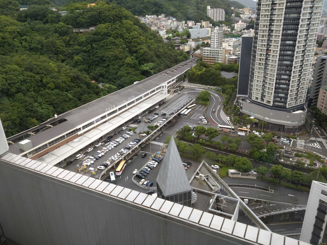 お部屋から新神戸の駅が見えました