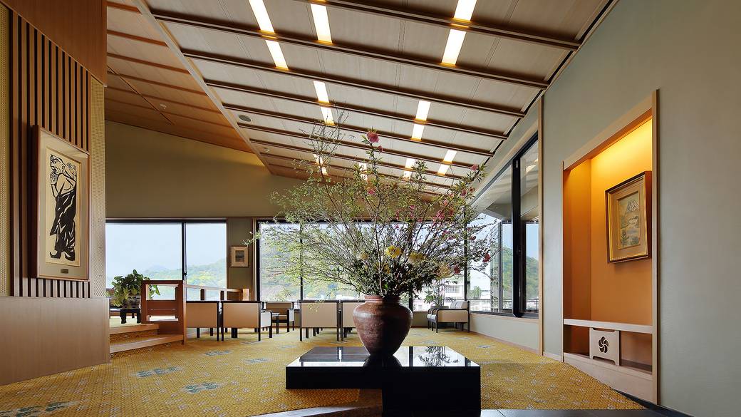 絶景に心包まれる
海辺の宿にチェックイン / 1