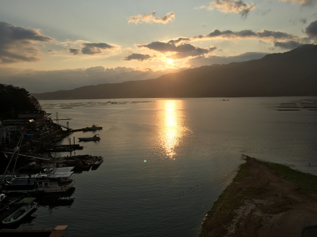 宮島から上る朝日