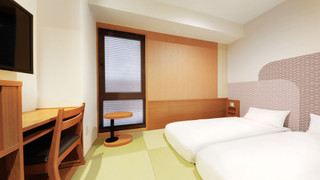 Traditional Twin Room with Breakfast