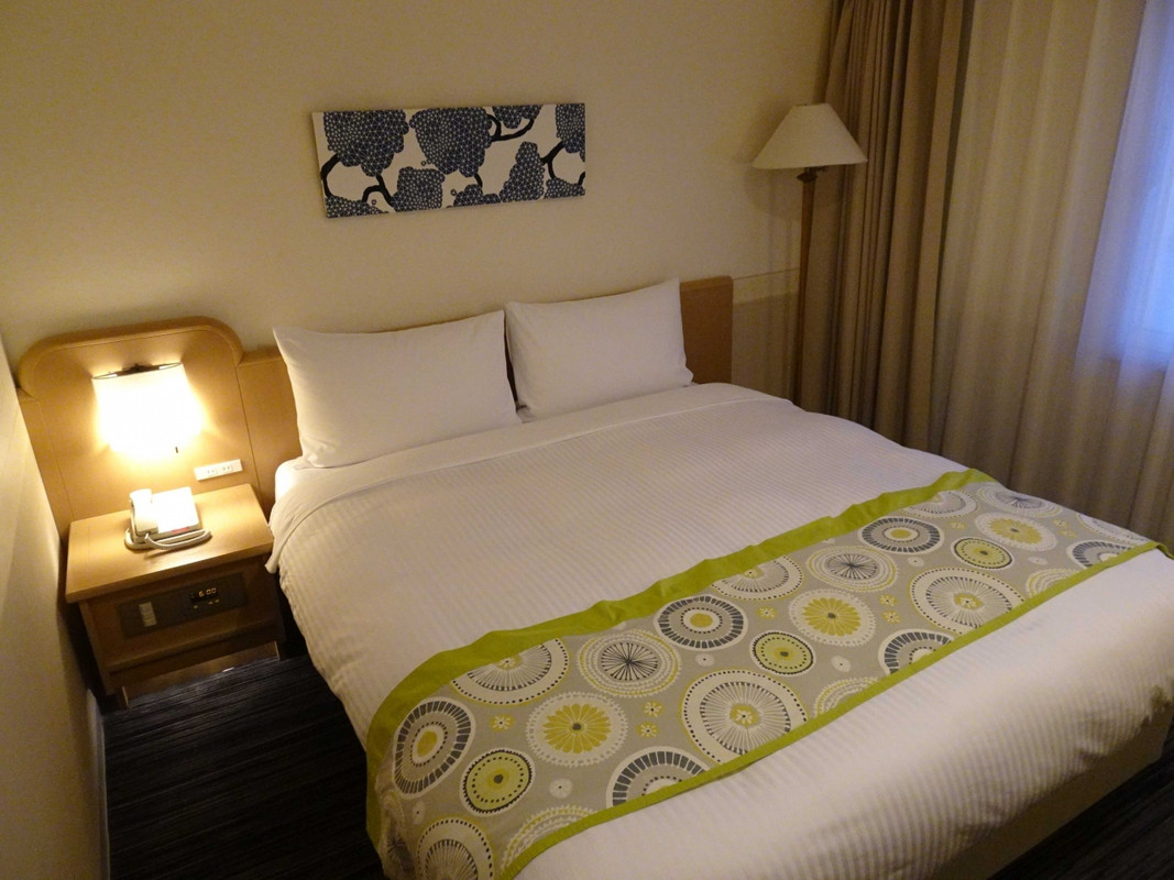 8階のダブルのお部屋、寝心地は良いです