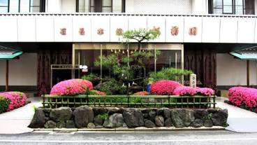 施設の入り口 / 24