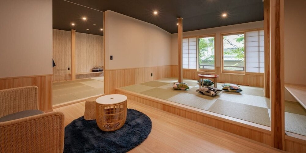 趣ある木造建築の宿で、貴重な源泉を堪能して3983557