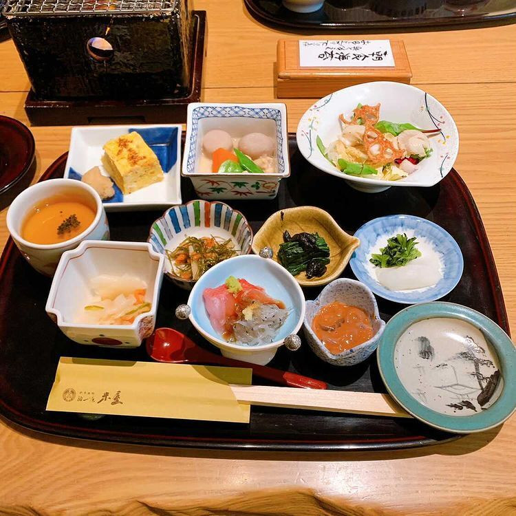 朝食の焼き魚は4種類の中から2種類を選べるのですが、わたしのおすすめはサバとカレイです。