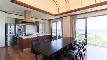 客室内のダイニングエリア / 9