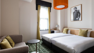 Moderate Hollywood Twin with Private Bathroom in the Historic Bldg