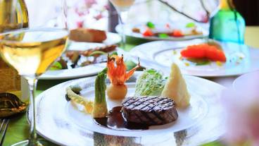 食事・飲み物 / 12