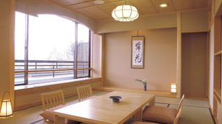 [禁煙室] 河口湖側スタンダード和室[夕食は個室食事処または客室(選択不可)にて和食／朝食はレストランにて和食]