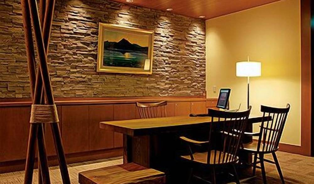 ホテルフロント / 2