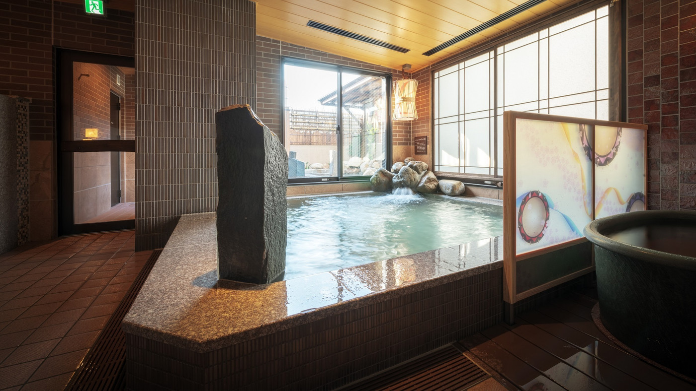 天然温泉にオリジナル海鮮丼の朝食!至れり尽くせりなホテル3656938