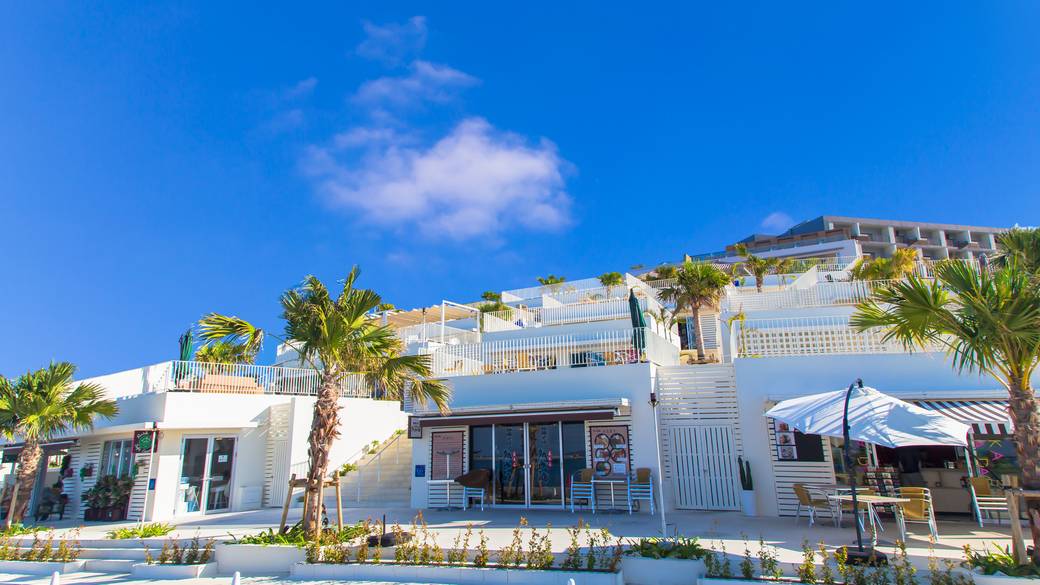 瀬長島ウミカジテラス / 1