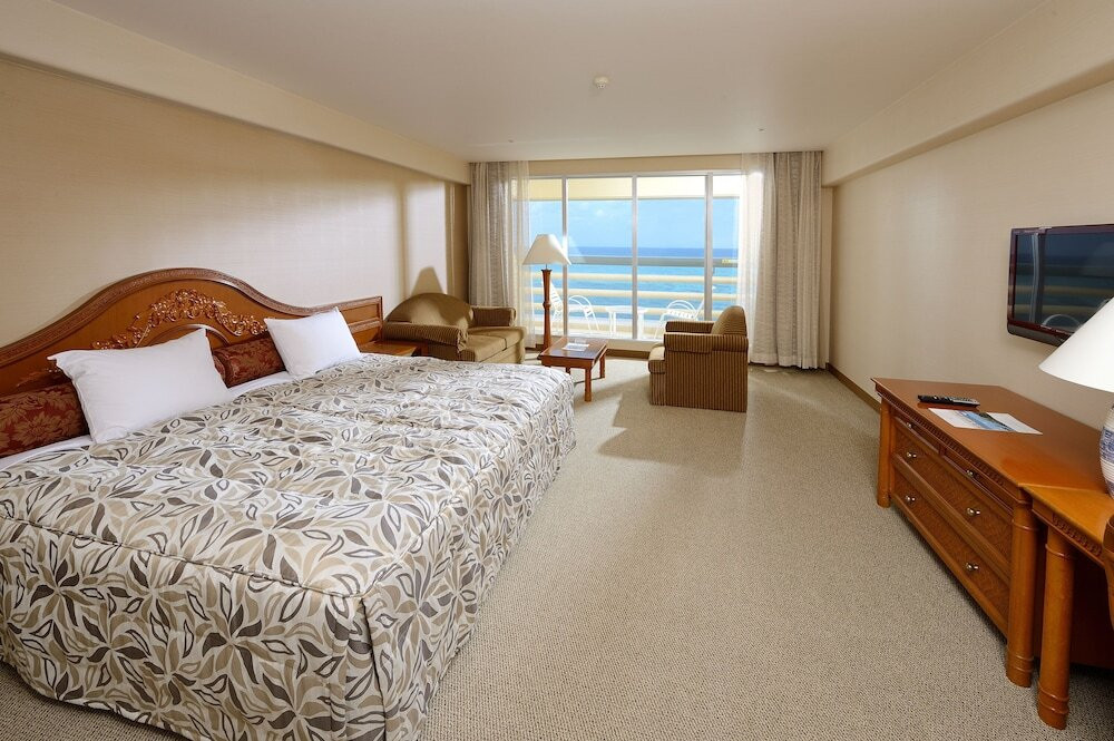 7．白い砂浜の天然ビーチが目の前！『リザンシーパークホテル谷茶ベイ』3437345