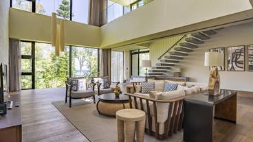 プール付／マスターズメゾネット・3ベッドルーム　361平米 / 1