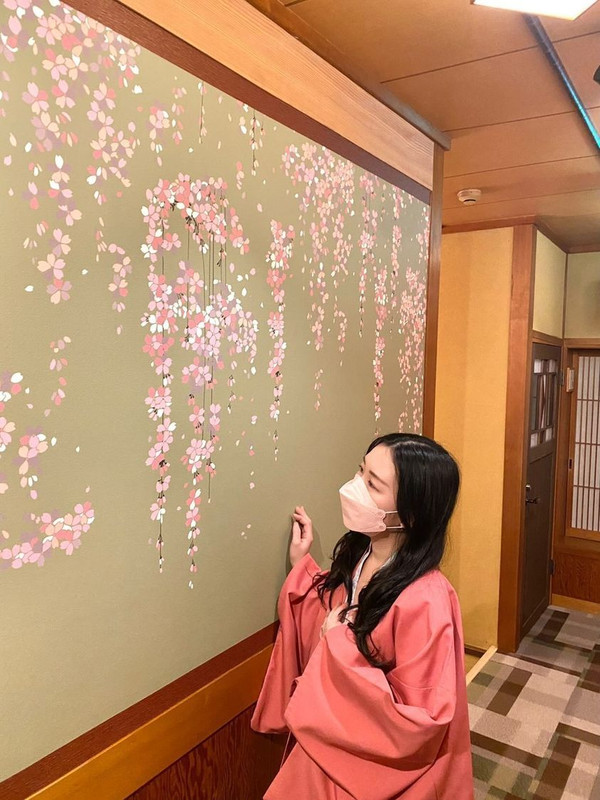 廊下の壁も映え♡館内には至る所に撮影スポットが。 / 4