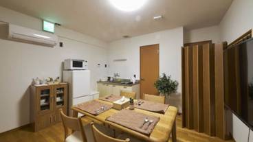 客室内のダイニングエリア / 9