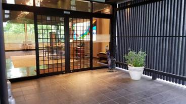 正面エントランス / 1