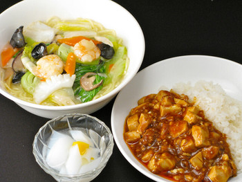 「チャイナグリーン」 料理 36740240 海鮮そば・半マーボ―丼