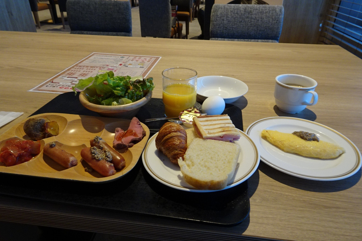 朝食、ホットサンドが美味しかった。